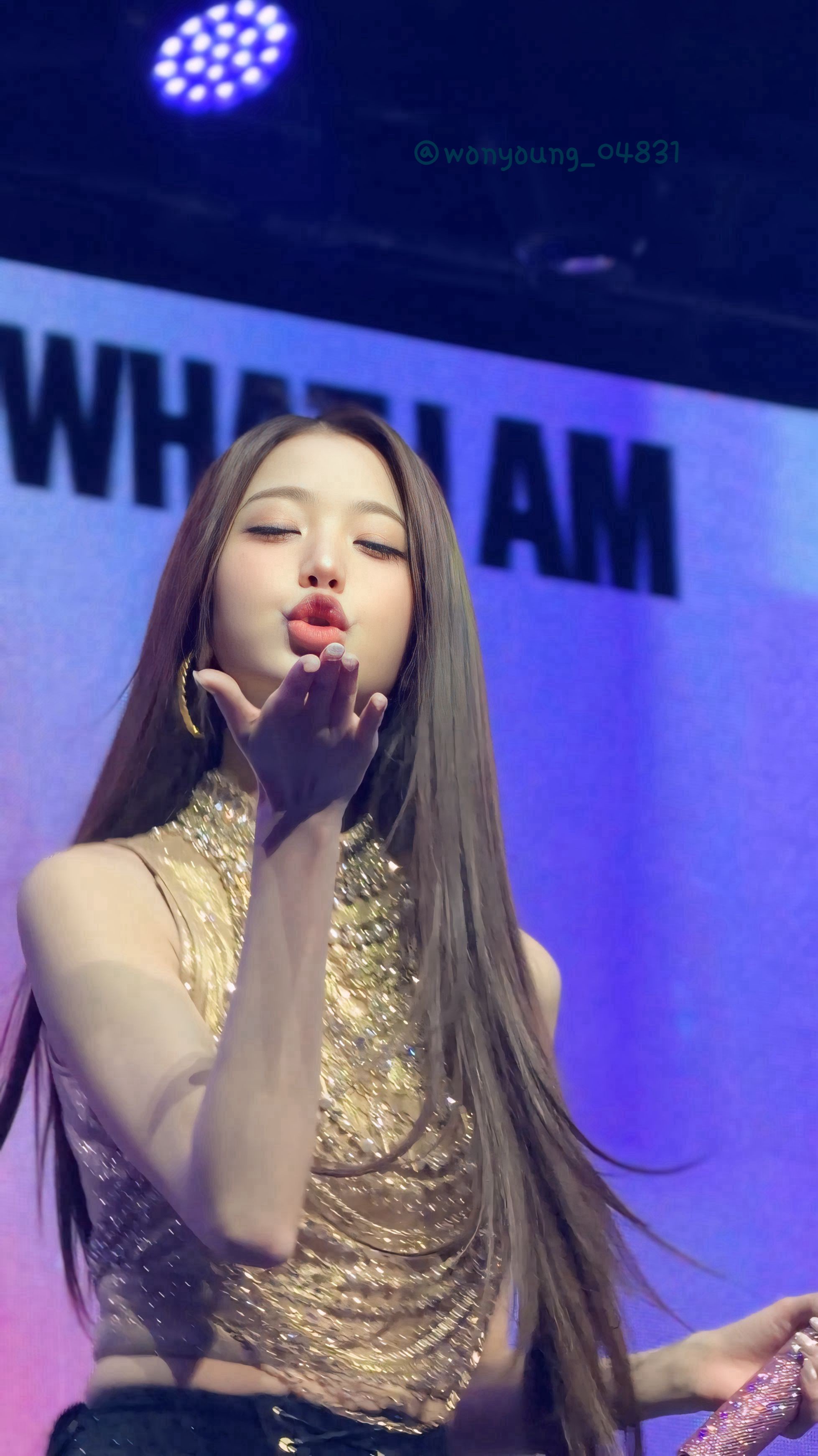 아이브 장원영 wearing PB019E